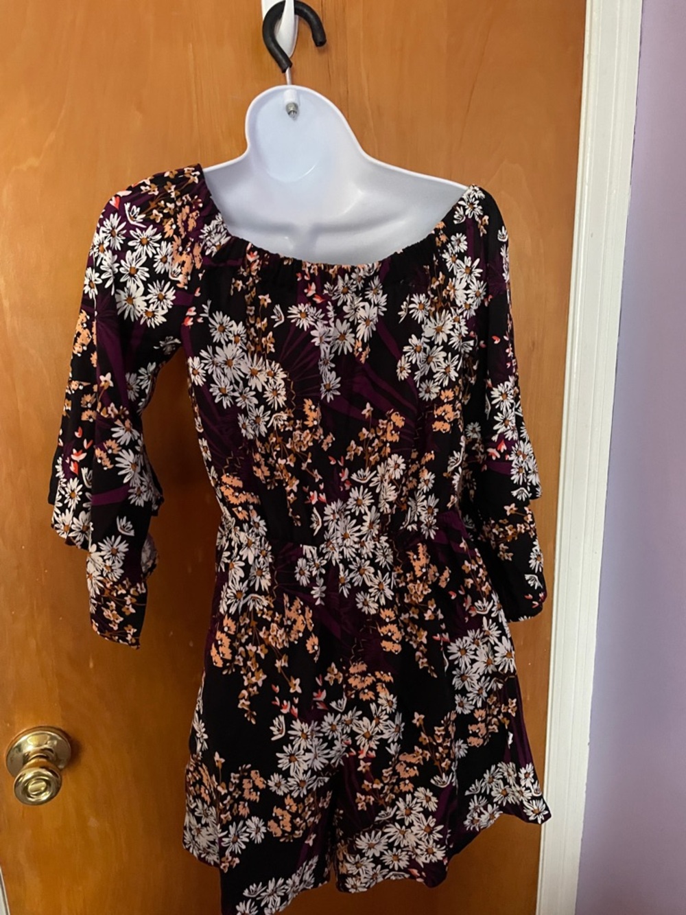 Express Black Floral Romper ๐ค๐๐ - Picture 10 of 11